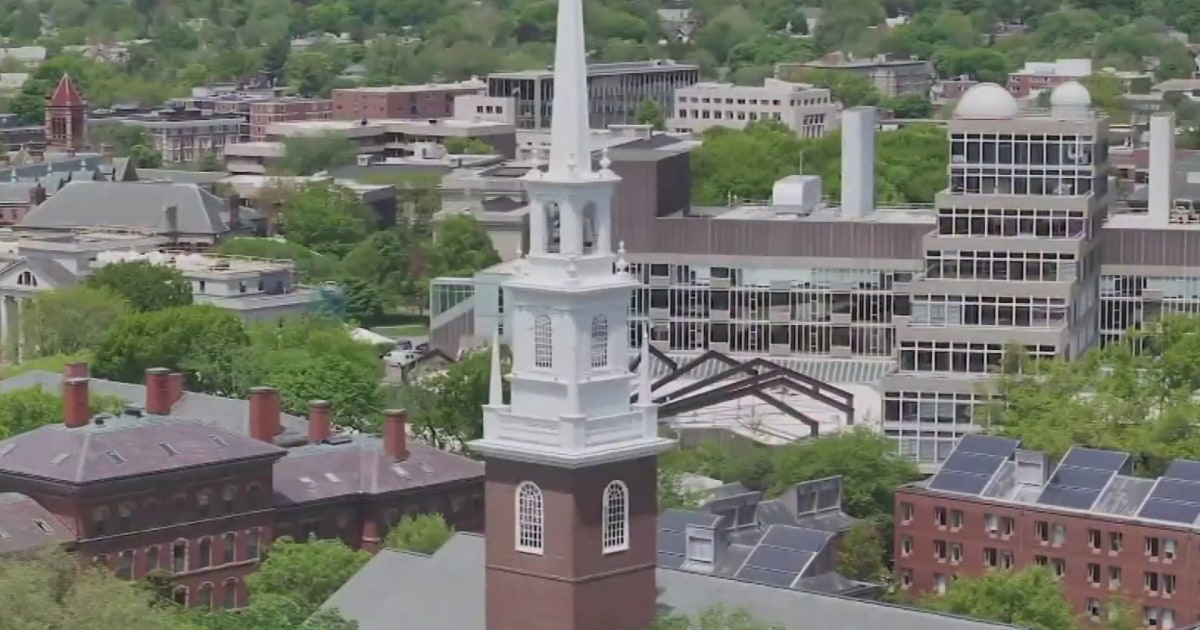 Trump administration blocks Harvard from enrolling international students 