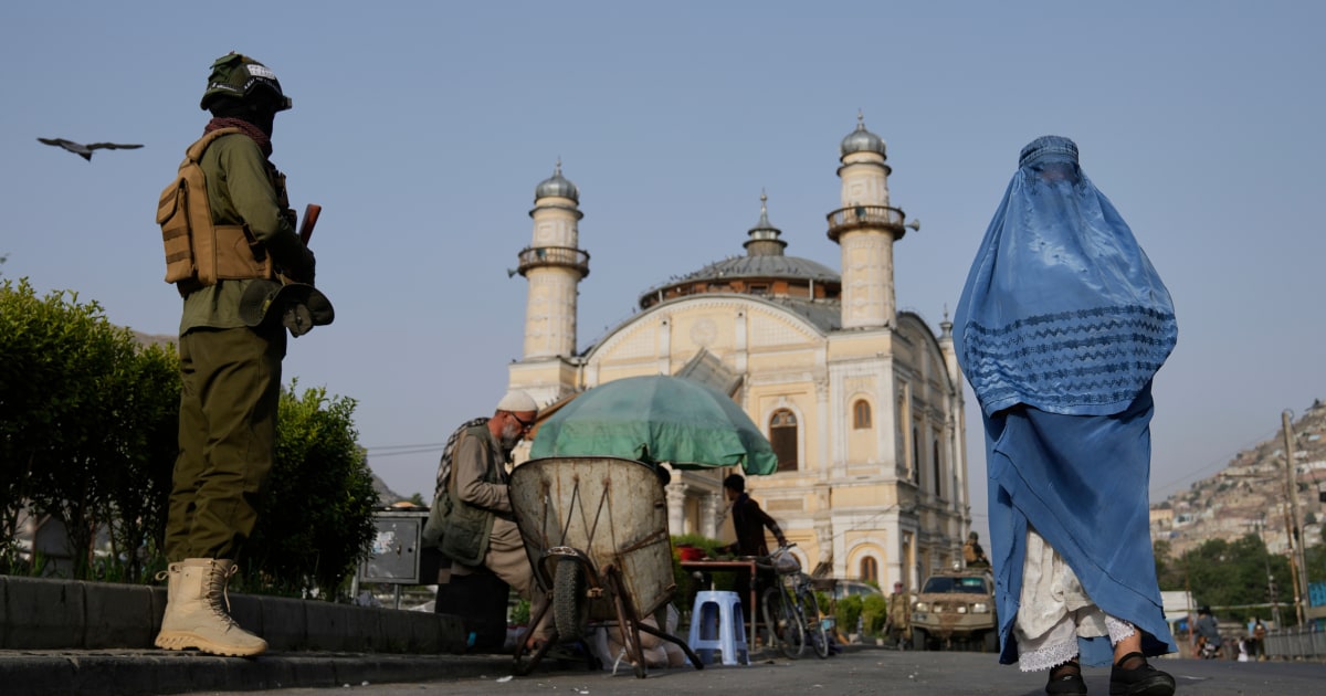 A top Taliban official offers amnesty to Afghans who fled the country and urges them to return