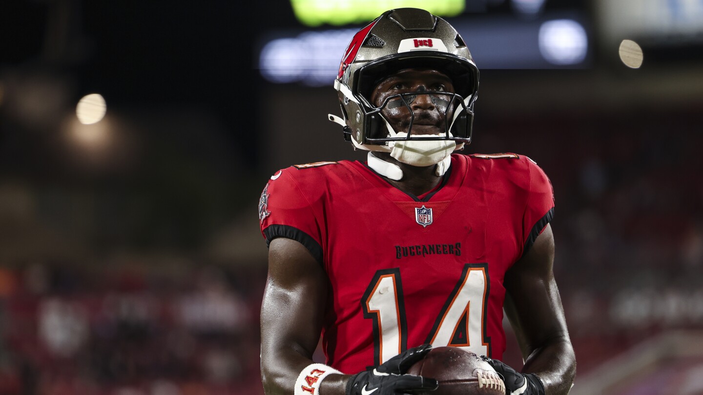 Chris Godwin’s new contract has no exceptions for his ankle injury